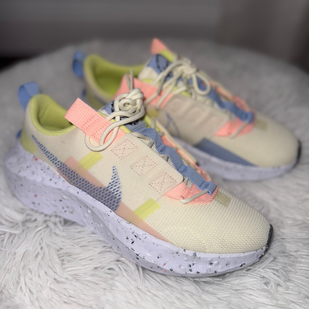 Nike Crater Impact Pollen Volt Woman’s Size 7